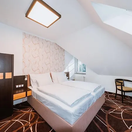 Hubertus 3*